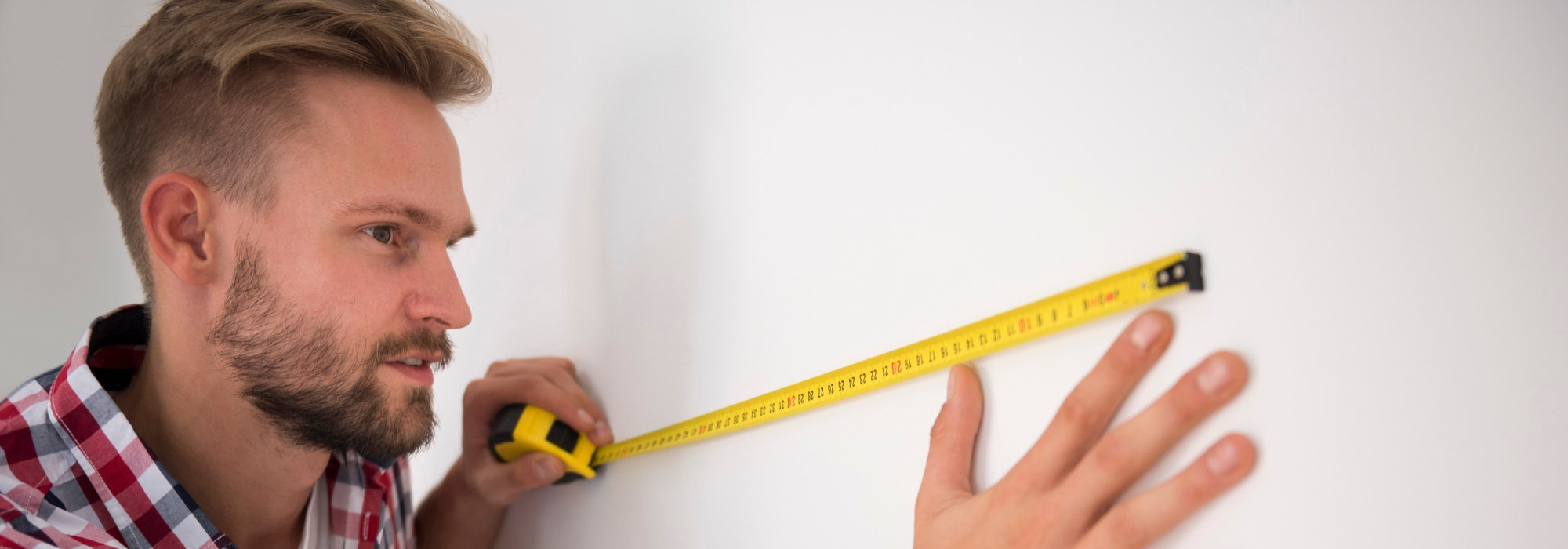 Jaki wymiar biurka regulowanego wybrać?